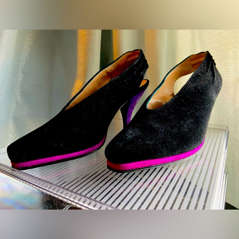 Never worn - Maud Frizon 2-toned Purple & Black Suede Comfy Kitten Heels